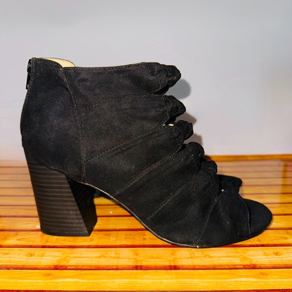 Elegant Black Women's Heeled Sandals